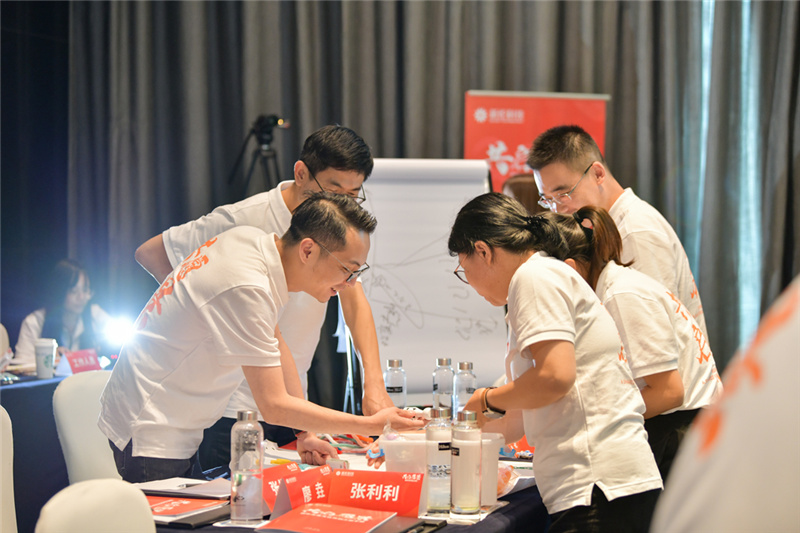 NIK_9912.jpg NIK_9912.jpg